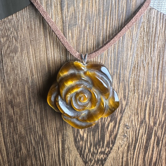 Handcrafted Tiger's Eye Rose Pendant Necklace  on Brown Faux Suede - Picture 4 of 11